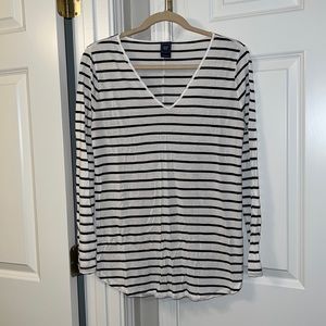 Gap Maternity Long Sleeve Top - Size Large - Great Condition